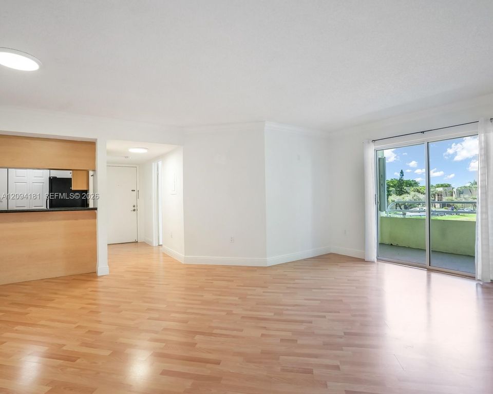 10765 SW 108th Avenue 305, Miami, FL 33176