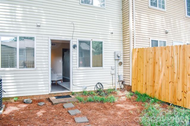 7526 Holly Grove Court, Charlotte, NC 28227