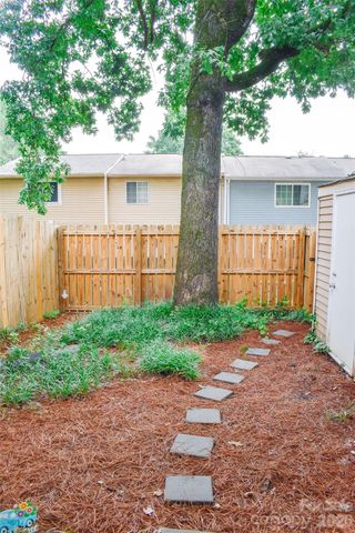 7526 Holly Grove Court, Charlotte, NC 28227