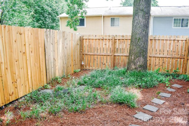 7526 Holly Grove Court, Charlotte, NC 28227