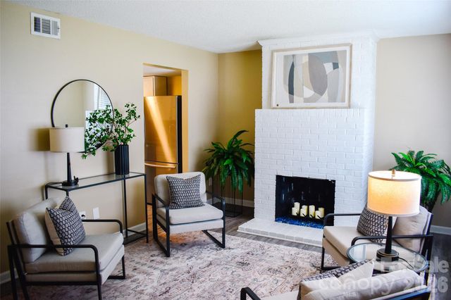 7526 Holly Grove Court, Charlotte, NC 28227