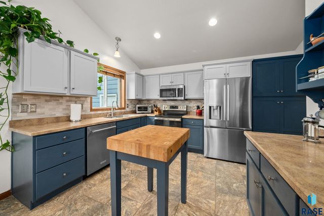 3604 W 90th St, Sioux Falls, SD 57108