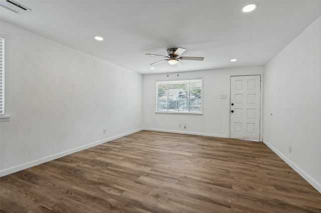 227 S Justin Avenue, Dallas, TX 75211