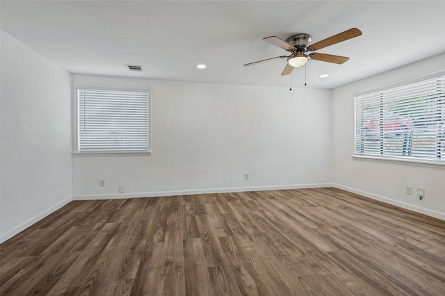 227 S Justin Avenue, Dallas, TX 75211