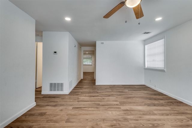 227 S Justin Avenue, Dallas, TX 75211