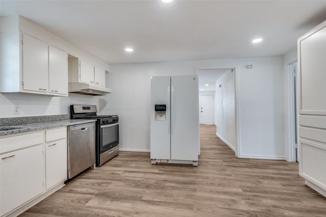 227 S Justin Avenue, Dallas, TX 75211