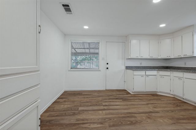 227 S Justin Avenue, Dallas, TX 75211