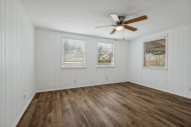 227 S Justin Avenue, Dallas, TX 75211