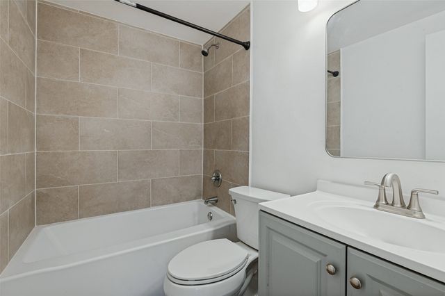 227 S Justin Avenue, Dallas, TX 75211