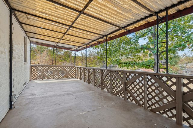 227 S Justin Avenue, Dallas, TX 75211
