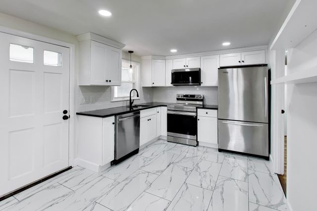 1156 Washington St, Walpole, MA 02081