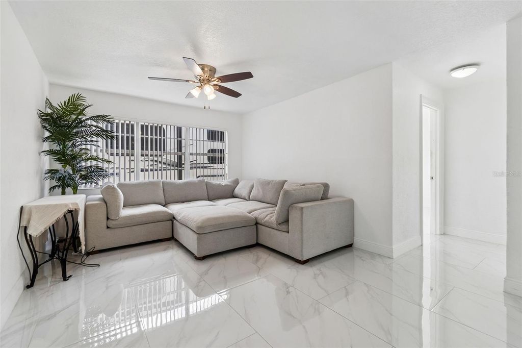 Image 13 of property listing at 5803 TAMPA SHORES BOULEVARD, Tampa, FL 33615