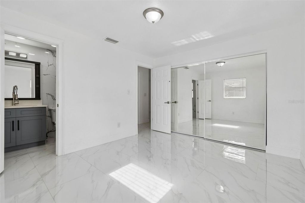 Image 16 of property listing at 5803 TAMPA SHORES BOULEVARD, Tampa, FL 33615