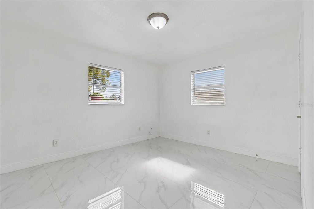 Image 17 of property listing at 5803 TAMPA SHORES BOULEVARD, Tampa, FL 33615