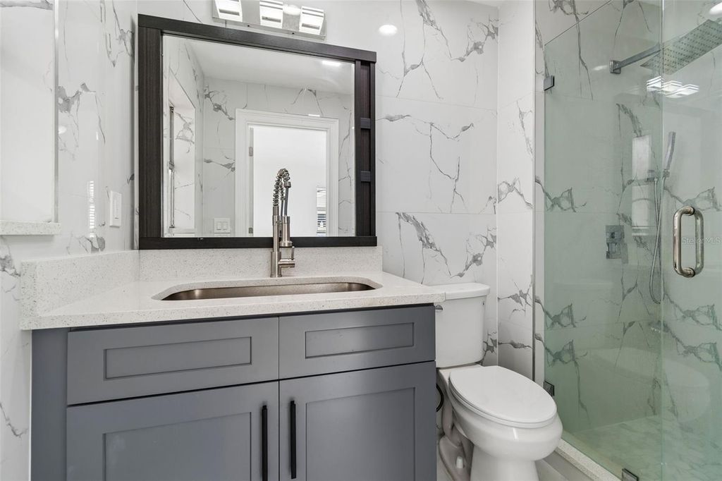 Image 18 of property listing at 5803 TAMPA SHORES BOULEVARD, Tampa, FL 33615
