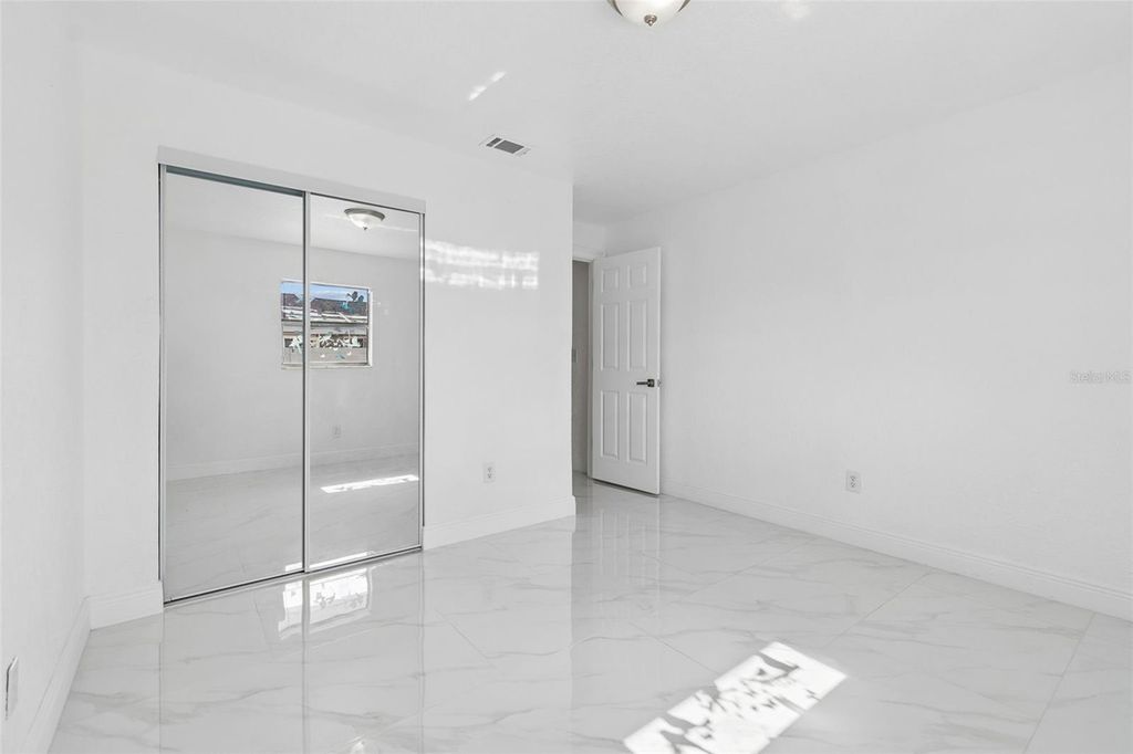 Image 28 of property listing at 5803 TAMPA SHORES BOULEVARD, Tampa, FL 33615