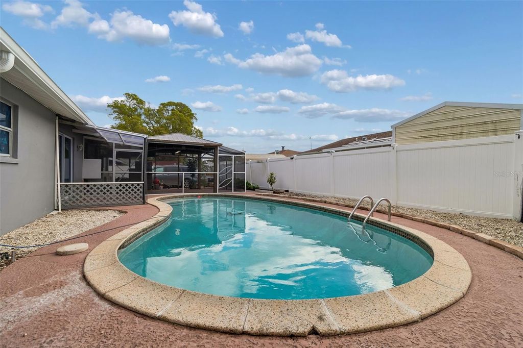 Image 30 of property listing at 5803 TAMPA SHORES BOULEVARD, Tampa, FL 33615