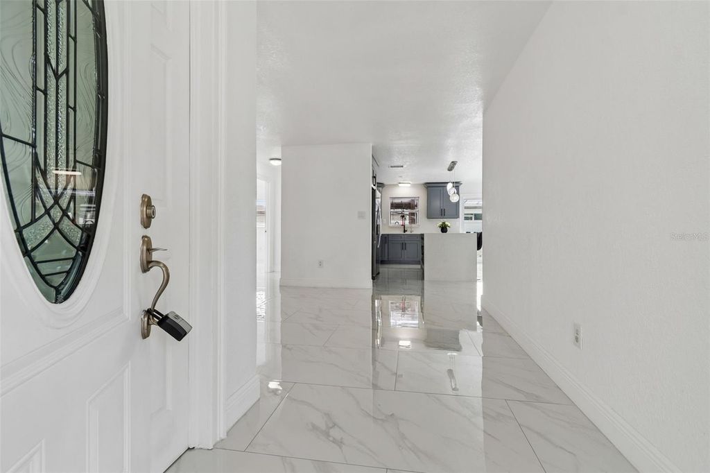 Image 4 of property listing at 5803 TAMPA SHORES BOULEVARD, Tampa, FL 33615