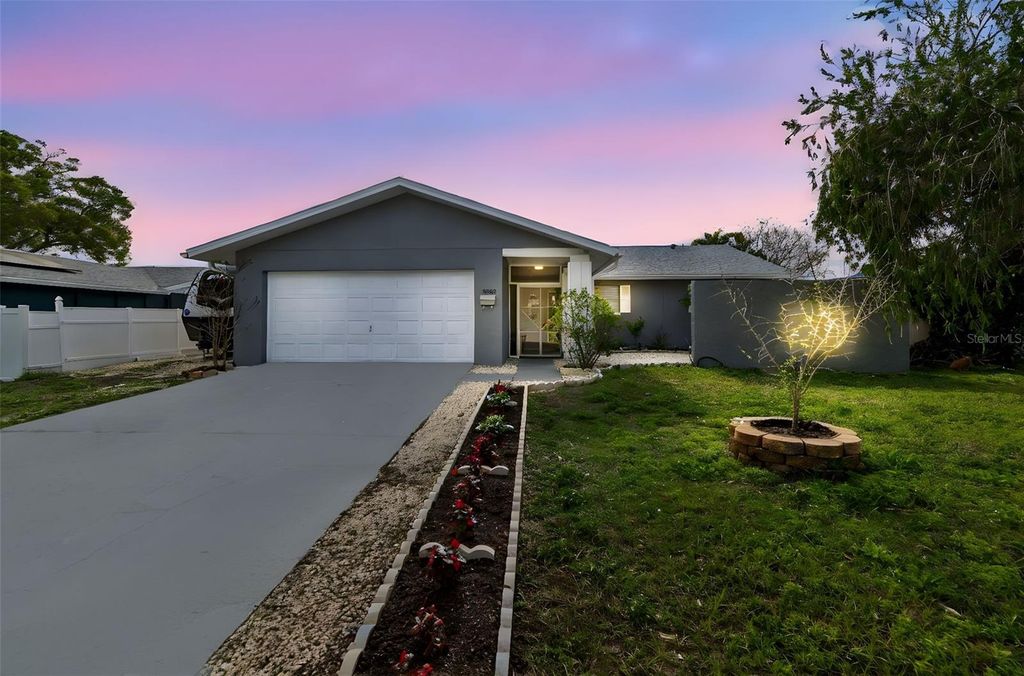Image 35 of property listing at 5803 TAMPA SHORES BOULEVARD, Tampa, FL 33615