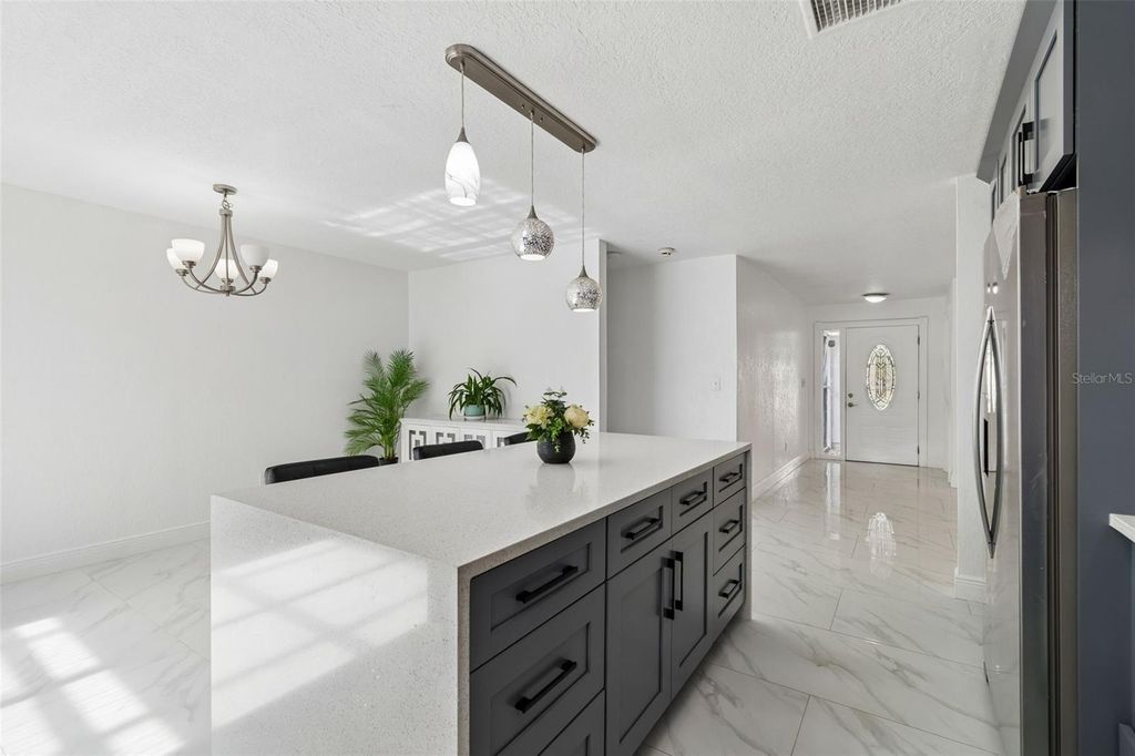 Image 7 of property listing at 5803 TAMPA SHORES BOULEVARD, Tampa, FL 33615