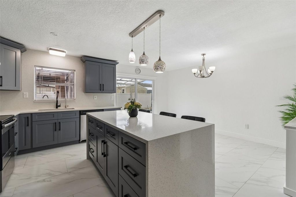 Image 9 of property listing at 5803 TAMPA SHORES BOULEVARD, Tampa, FL 33615