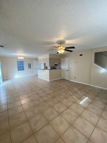 2603 W Tharpe St Apt D, Tallahassee, FL 32303