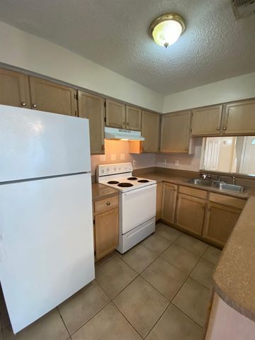 2603 W Tharpe St Apt D, Tallahassee, FL 32303