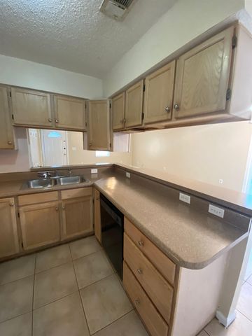 2603 W Tharpe St Apt D, Tallahassee, FL 32303