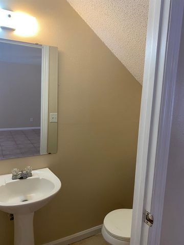 2603 W Tharpe St Apt D, Tallahassee, FL 32303