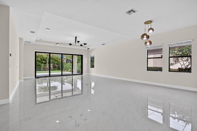 11760 E EASTLAKE Court, Parkland, FL 33076