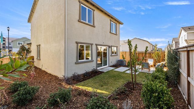 8049 Whippersnapper Way, Roseville, CA 95747