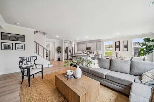 13 AVONWOODS CT, Staunton, VA 24401