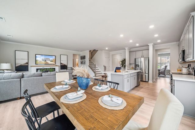 13 AVONWOODS CT, Staunton, VA 24401