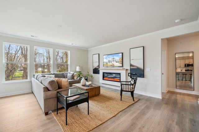 13 AVONWOODS CT, Staunton, VA 24401