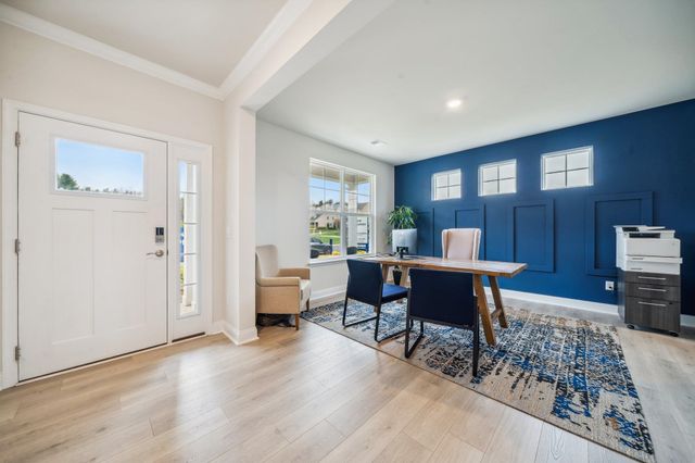 13 AVONWOODS CT, Staunton, VA 24401