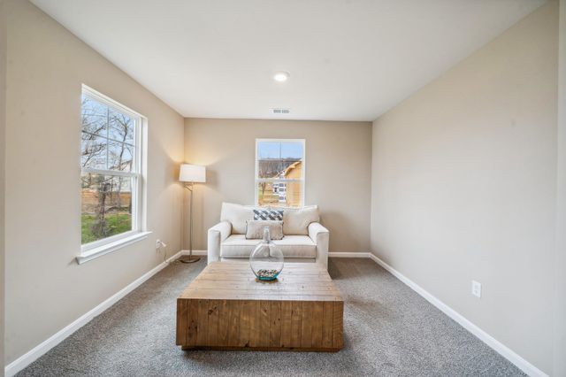 13 AVONWOODS CT, Staunton, VA 24401