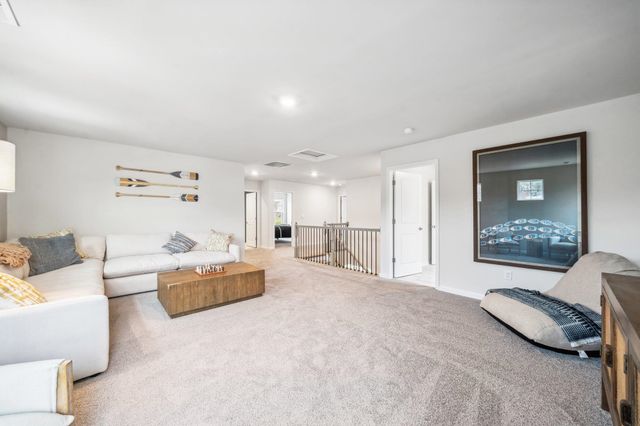 13 AVONWOODS CT, Staunton, VA 24401