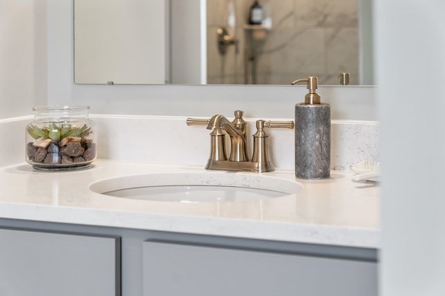 13 AVONWOODS CT, Staunton, VA 24401