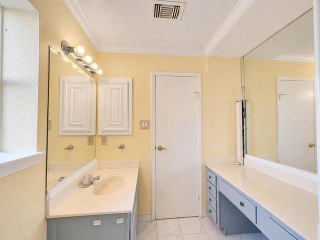 12300 Brookglade Circle 74, Houston, TX 77099