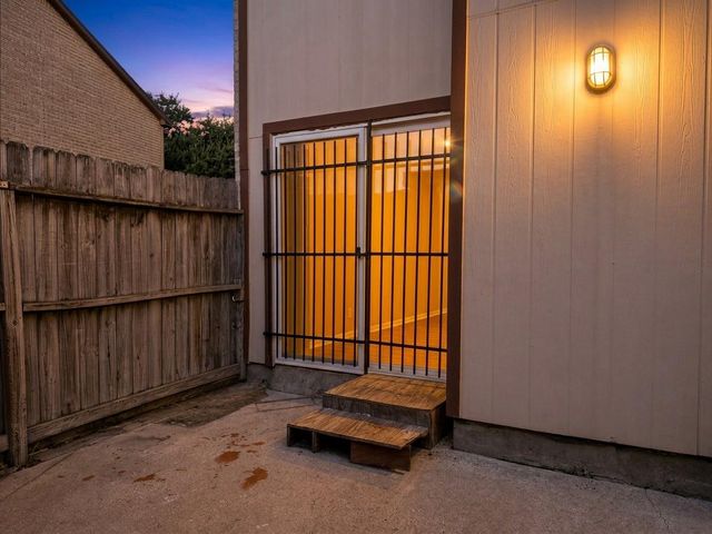 12300 Brookglade Circle 74, Houston, TX 77099