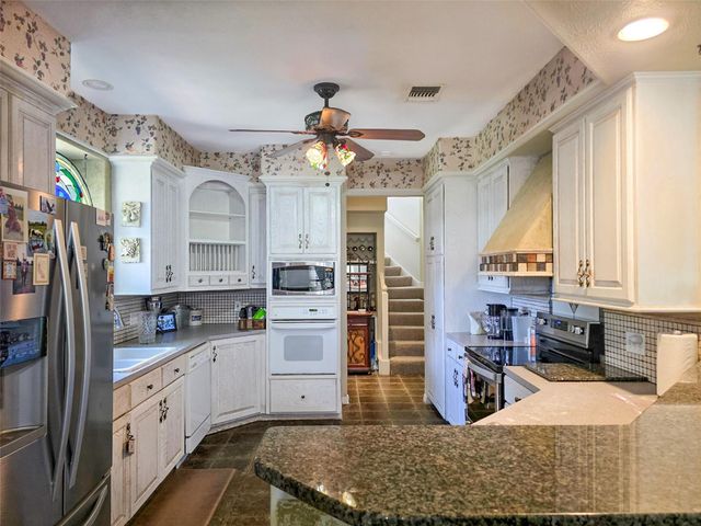 211 Brazos Hill Lane, Sealy, TX 77474