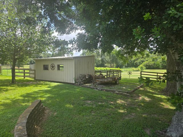 211 Brazos Hill Lane, Sealy, TX 77474