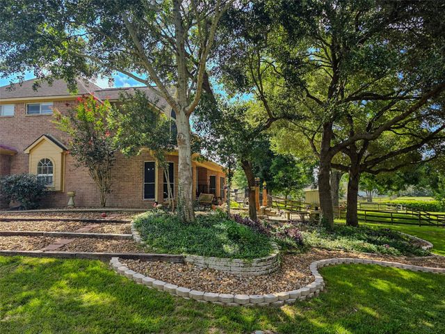 211 Brazos Hill Lane, Sealy, TX 77474