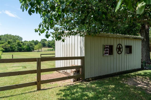 211 Brazos Hill Lane, Sealy, TX 77474