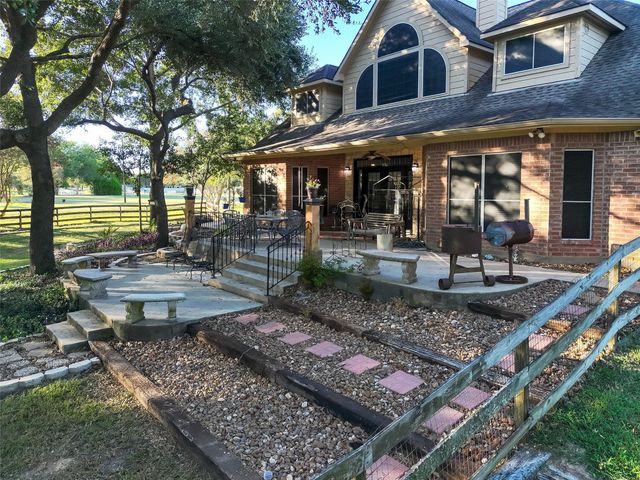 211 Brazos Hill Lane, Sealy, TX 77474