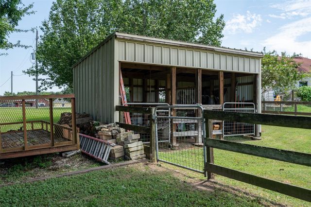 211 Brazos Hill Lane, Sealy, TX 77474