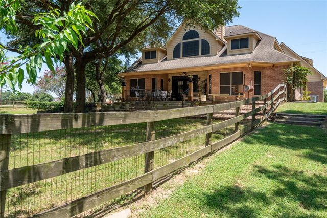 211 Brazos Hill Lane, Sealy, TX 77474