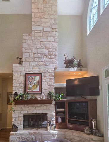 211 Brazos Hill Lane, Sealy, TX 77474