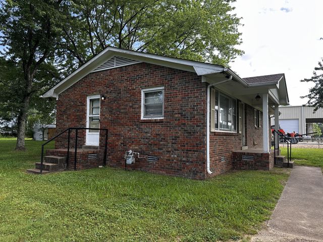 817 Irvin Ln, Loretto, TN 38469