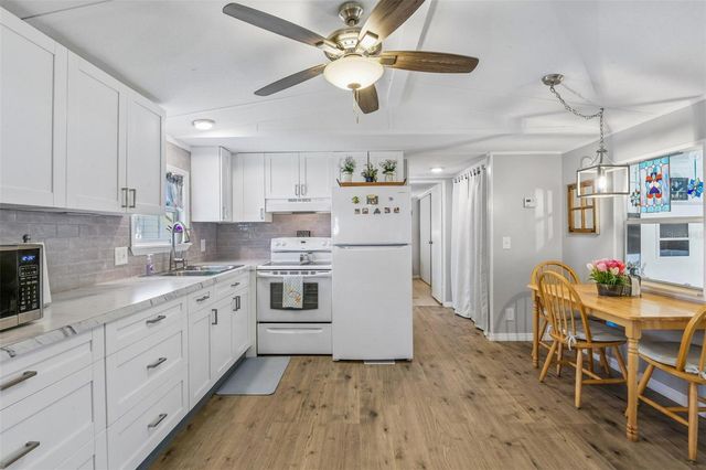 3204 POND HOLLOW STREET, Wesley Chapel, FL 33543